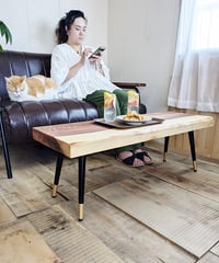 杢目が美しい　杉一枚板　ローテーブル