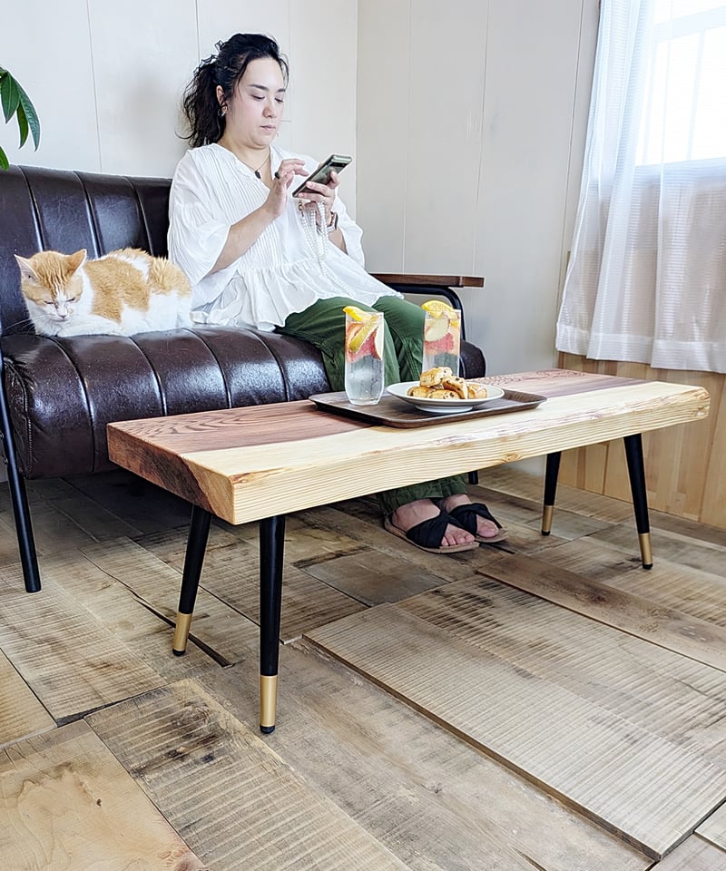 杢目が美しい 杉一枚板 ローテーブル | RoomZ interior