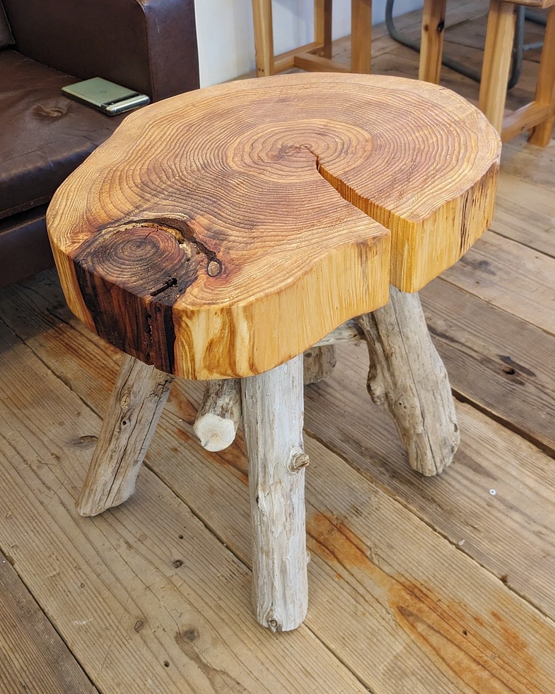 古杉切株と流木脚 サイドテーブル・スツール | RoomZ interior