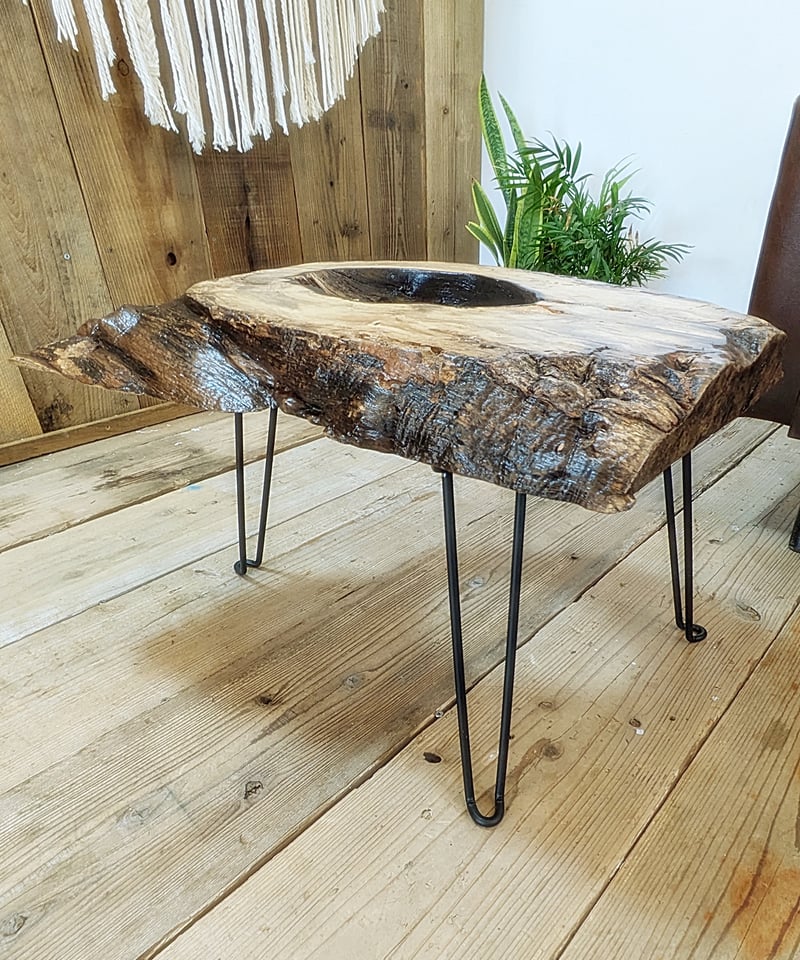 穴あき柿1枚板 Café Table | RoomZ interior