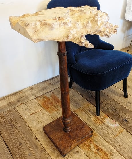 ポプラとアンティーク脚　Display table