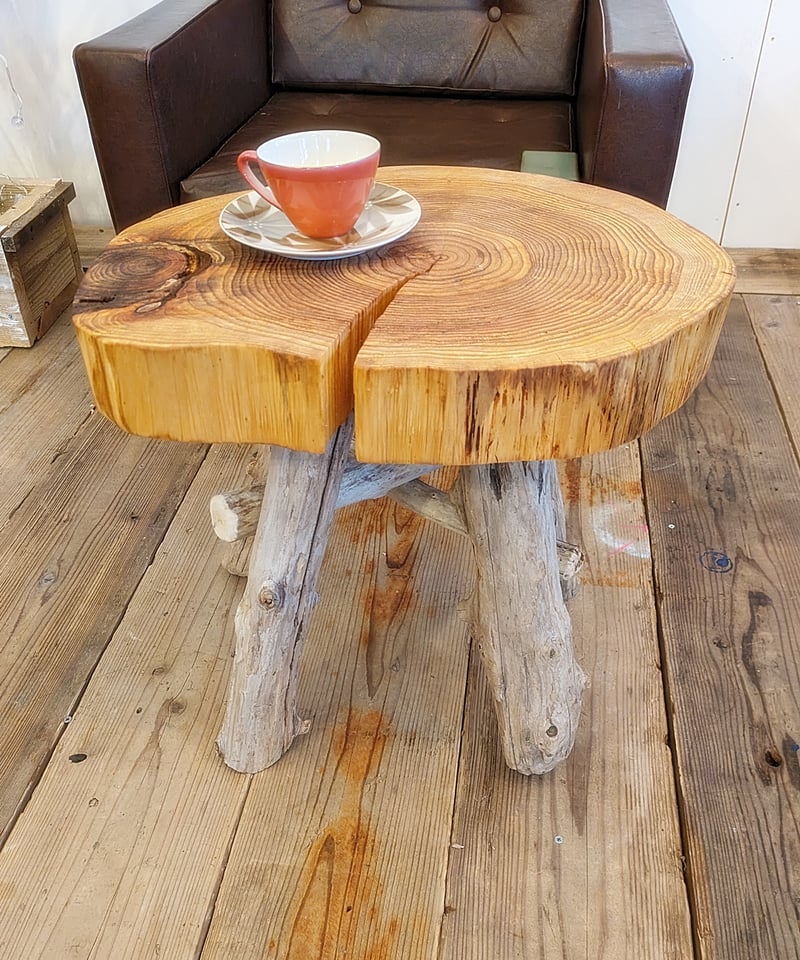 古材と流木のサイドテーブル！！ 古杉切株と流木脚 サイドテーブル・スツール | RoomZ interior