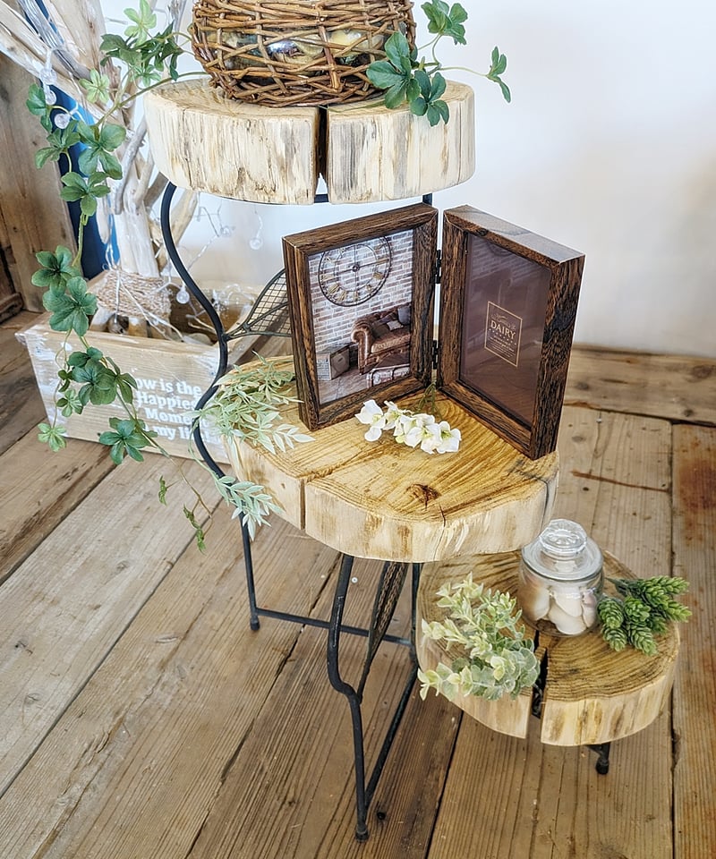 栗輪切とVintageIronのディスプレイラック | RoomZ interior