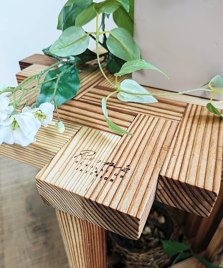 re:wood project結  小さな机 ZIGU