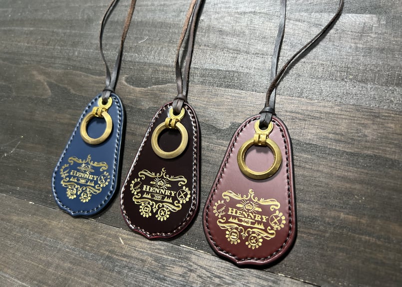 アクセサリー KAN コードバン ネックレス/サングラスホルダー | HENNRY