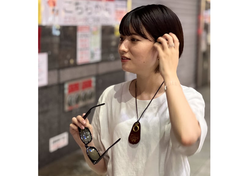 サングラスホルダー ホルダーのみ コードバンブラウン コードバン ネックレス/サングラスホルダー | HENNRY