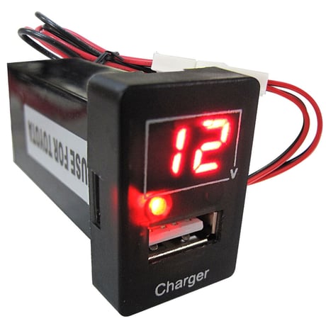電圧計 USB充電ポート増設キット / トヨタ スズキ ダイハツ Aタイプ  / LED色：レッド /互換品
