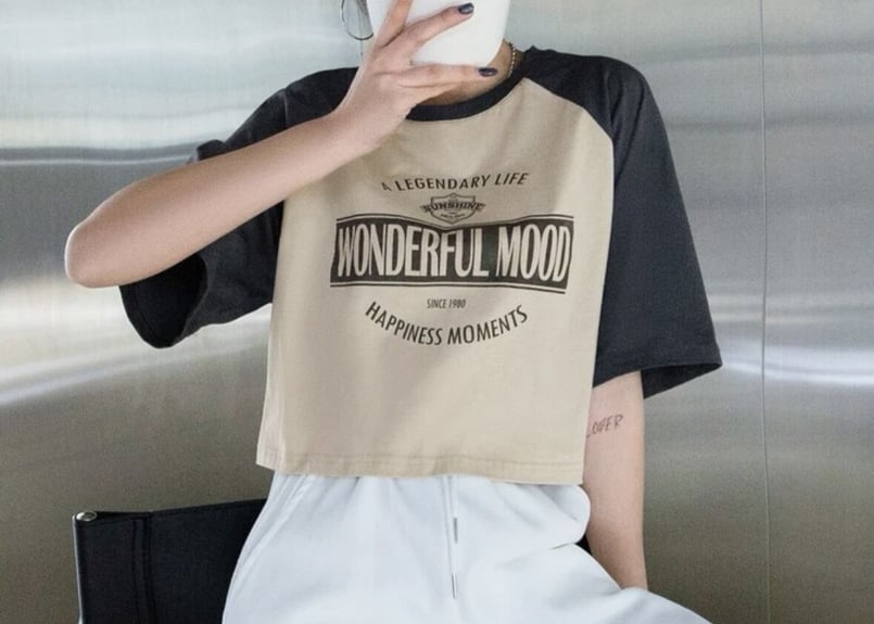 人気商品❣️韓国🇰🇷】クロップドTシャツ カーキ | 라니 바다