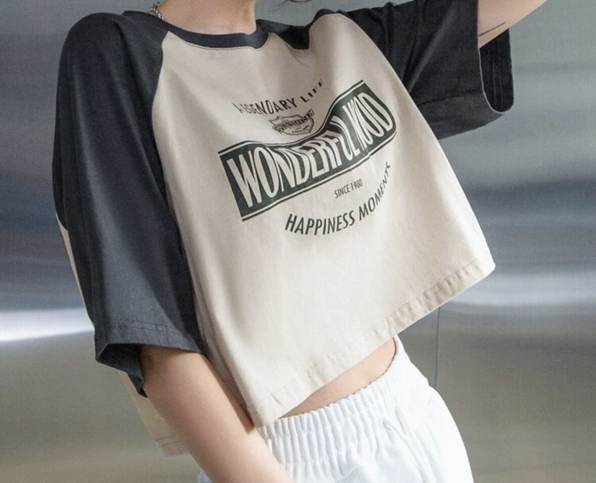 ☆韓国人気☆パフスラブTシャツ/KHAKIPOINT☆ 人気商品❣️韓国🇰🇷】クロップドTシャツ カーキ | 라니 바다