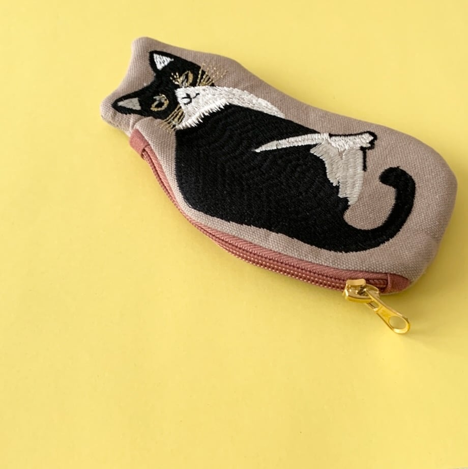 キャット刺繍ポーチ | pretty things & gifts