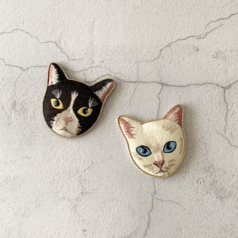 キャットフェイス刺繍ミラー | pretty things & gifts