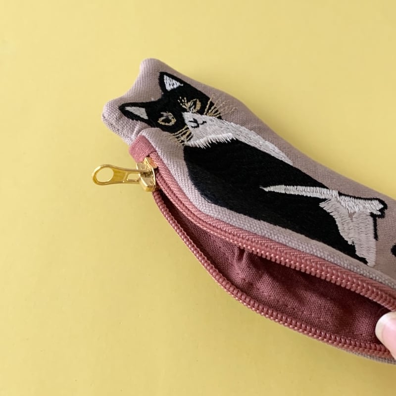 キャット刺繍ポーチ | pretty things & gifts