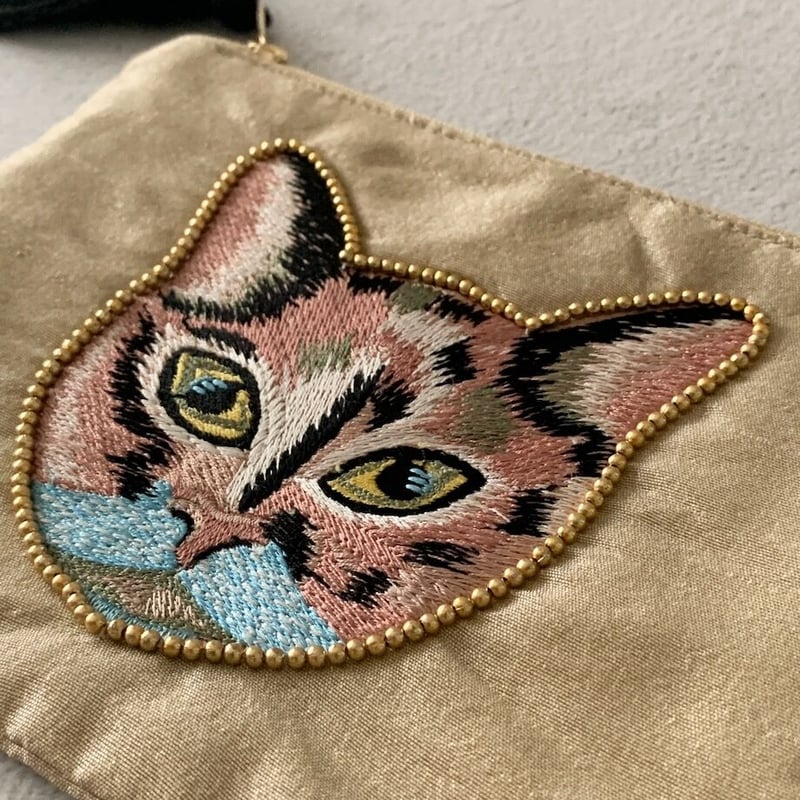キャットフェイス刺繍ポーチ | pretty things & gifts