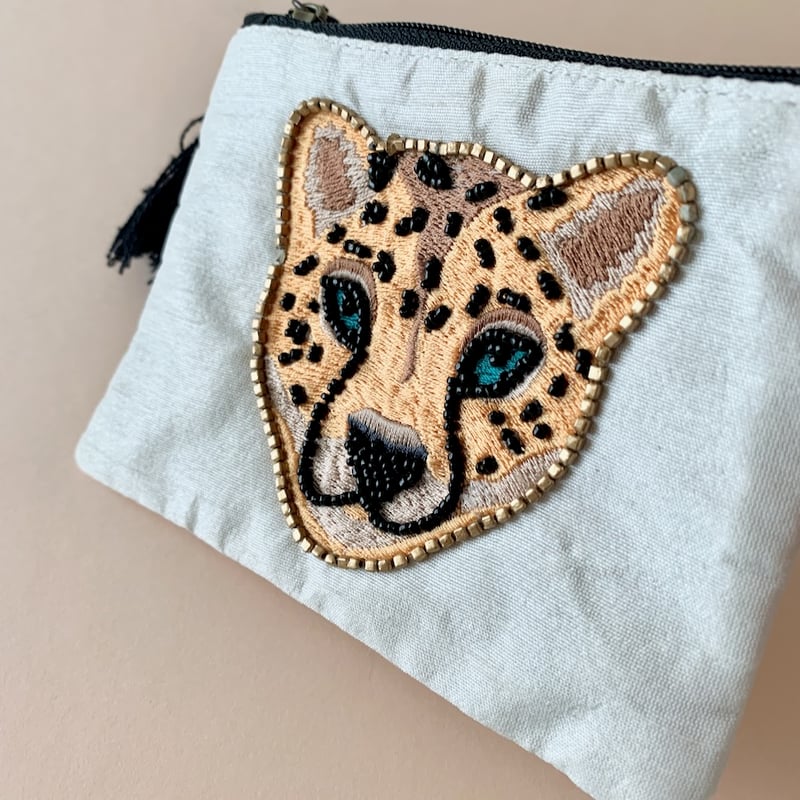 レオパードフェイス刺繍ポーチ | pretty things & gifts レオパードフェイス刺繍ポーチ | pretty things & gifts