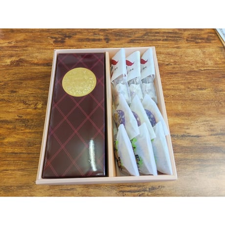 和泉屋のブランデーケーキ1本と和菓子(12個)のセット