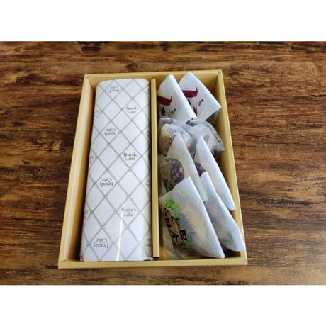 和泉屋のブランデーケーキ1本と和菓子(8個)のセット