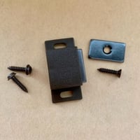 在庫処分【下西製作所】ねじ止め式マグネットキャッチ LB414 茶 40mm GB401 受座 ネジ２種付き(丸ネジ　皿ネジ)１個@70