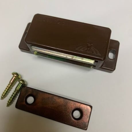 在庫処分【川喜金物(SOWA)】 マグネットキャッチ　H茶色 大 S(受座とネジ２種付)　18個