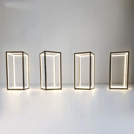 モダンシンプル　LED　テーブルランプ　ワインボトルの照明にも