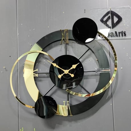 豪華な雰囲気　サークルデザイン時計　-C-383