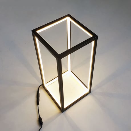 モダンシンプル　LED　テーブルランプ　ワインボトルの照明にも