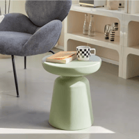 可愛らしい形が魅力　きのこカフェテーブル　C-37