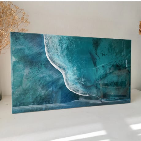 「波の下の無重力」ウォールアート