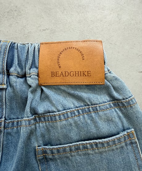 loose denim pants ．