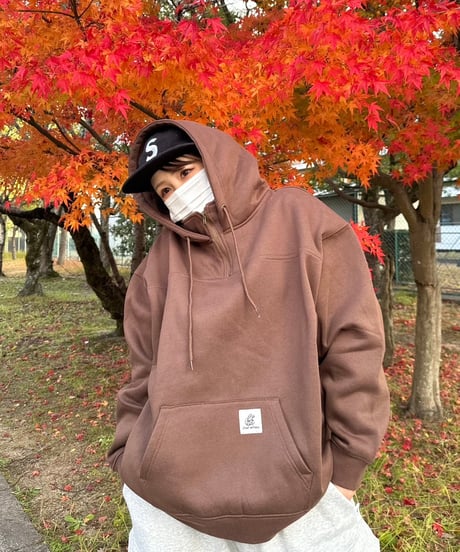 balloon half zip hoodie / Brown