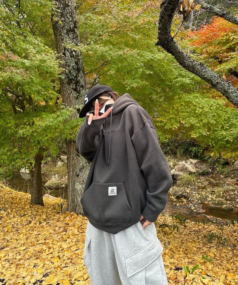 balloon half zip hoodie / Sumi Black | callmeba