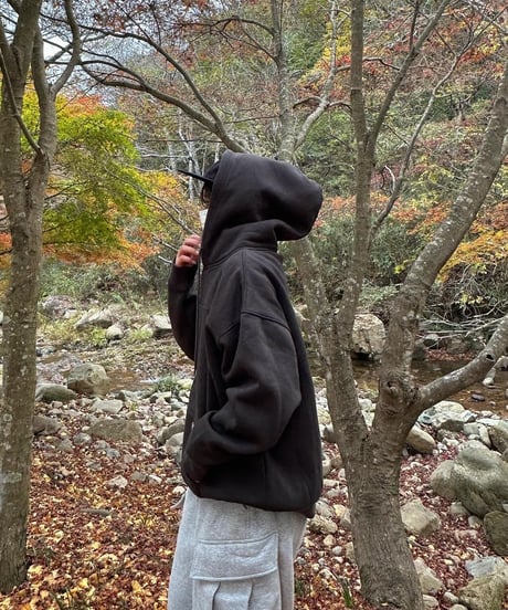 balloon half zip hoodie / Sumi Black