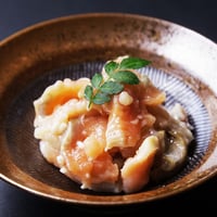 【積丹鮭の番屋漬け１００ｇ】秋鮭を麹漬けにしました。切り込みよりは甘口です。