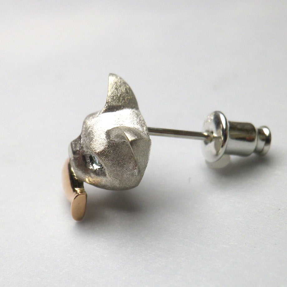 お魚くわえた ねこ ピアス （シルバー・K10ピンクゴールド） ※片耳用 