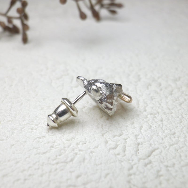 くまとしゃけ kumao ピアス (シルバー・K10ピンクゴールド くまとしゃけ kumao ピアス (シルバー・K10ピンクゴールド
