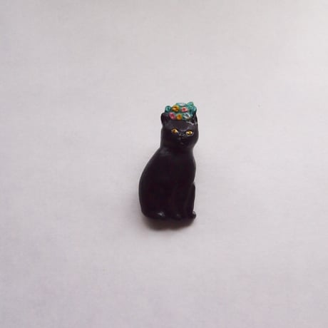 花盛られ猫〈ピンブローチ〉