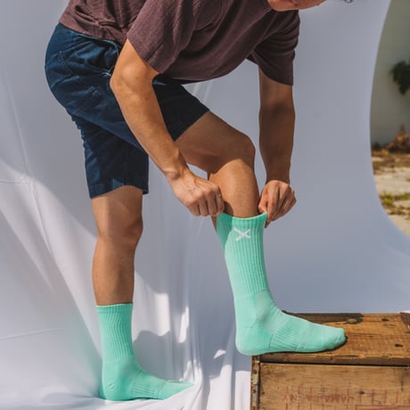 LARGE FEET - MINT GREEN CREW