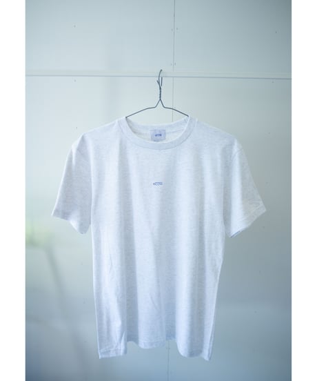 利口 Tシャツ  "Orikosan dog by the window"
