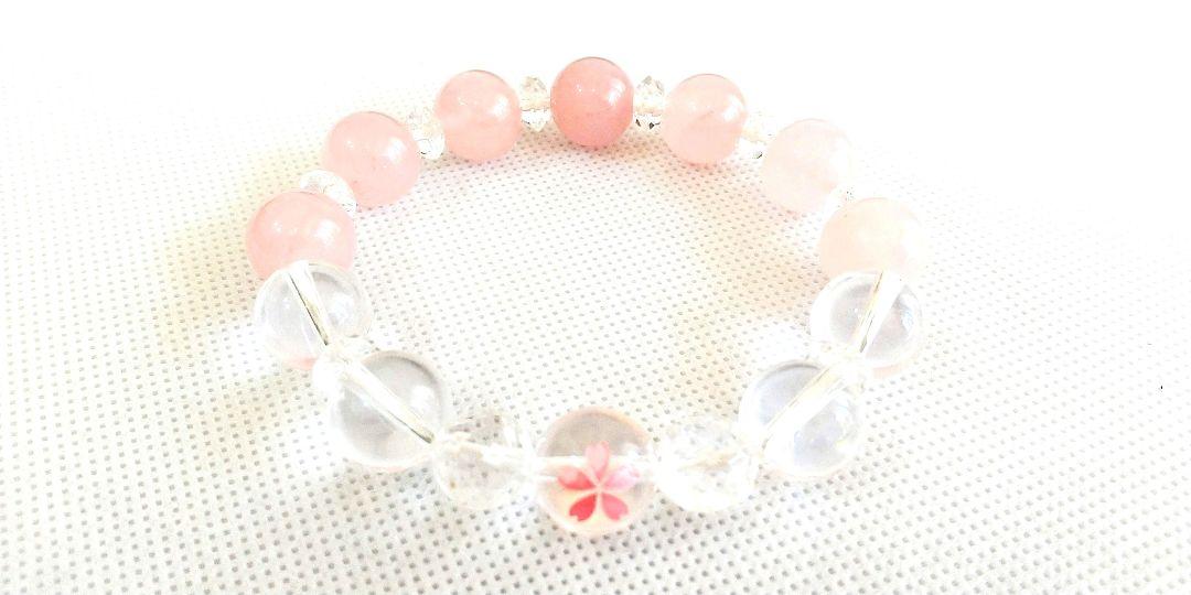 【ピンクが可愛い♡】桜彫り水晶のブレス Amazon.co.jp: [京珠堂] 桜彫り 水晶 パワーストーン 天然石