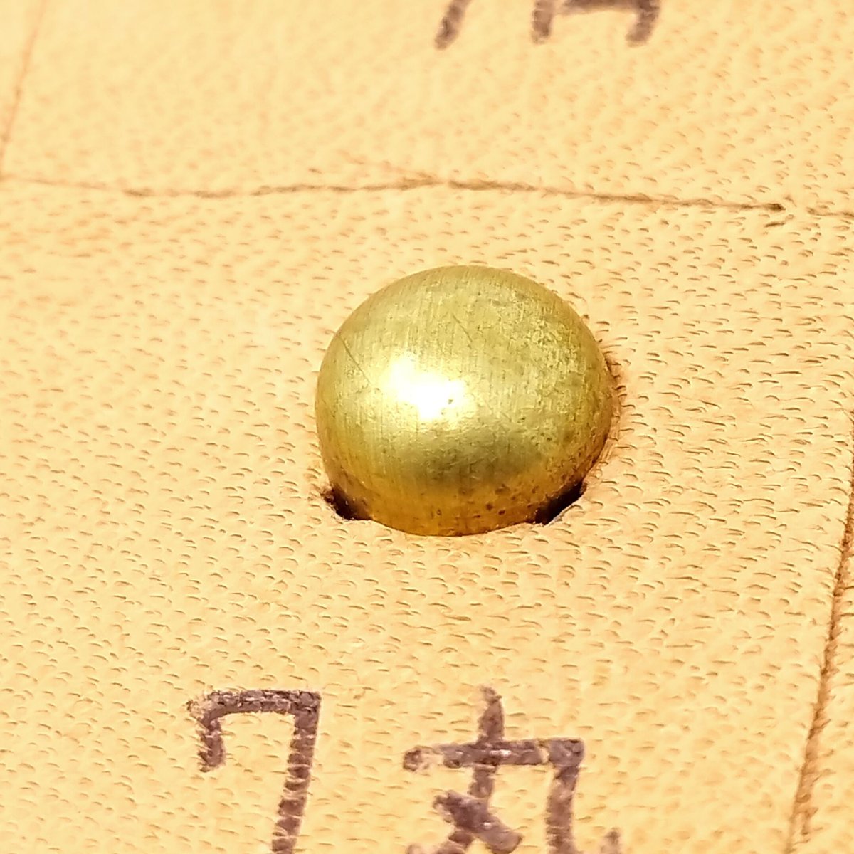 デッドストックレザークラフト金具販売【真鍮無垢 丸鋲(ラウンド