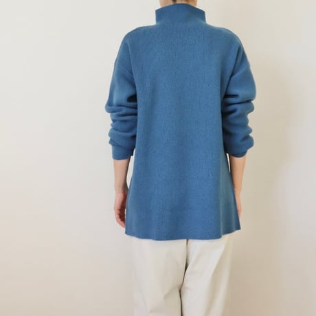 universal tissu ボトルネックプルオーバーニット