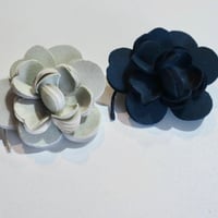 アトリエ染花　コサージュcamellia