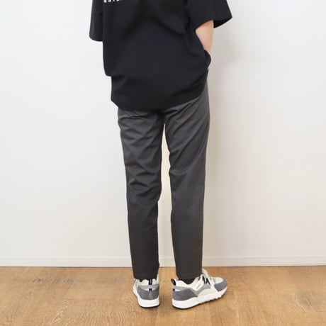 Vent d'ouest コンパクトチノストレッチパンツ