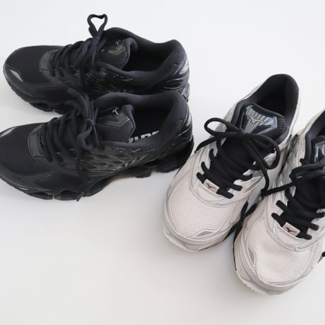 MIZUNO WAVE PROPHECY LS スニーカー