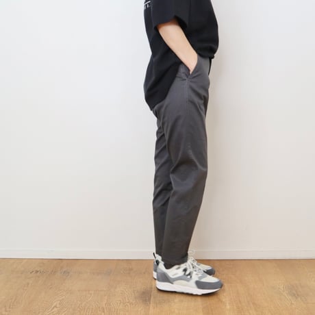 Vent d'ouest コンパクトチノストレッチパンツ