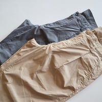 HARRISS タックテーパードパンツ