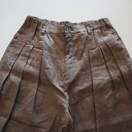 universal tissu タックパンツ