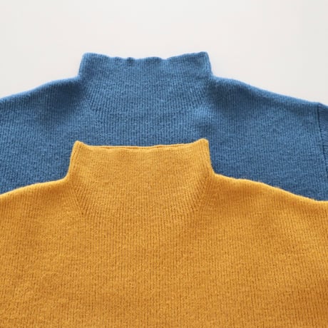 universal tissu ボトルネックプルオーバーニット