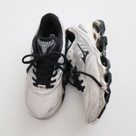 MIZUNO WAVE PROPHECY LS スニーカー