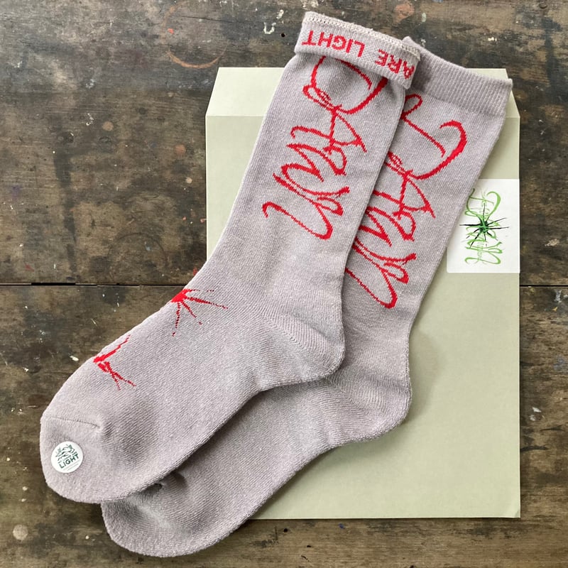 MY LOADS ARE LIGHT Socks | YIN-YANG BOOKS