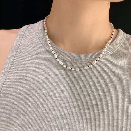 Dot necklace